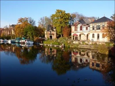 Le musée de la Faïence de Sarreguemines abrite un jardin d'hiver exceptionnel, entièrement revêtu de faïence de Sarreguemines, en...