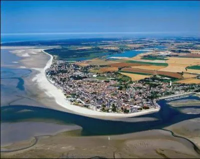 Quel grand écrivain né à Nantes, vécut près de huit ans au Crotoy, petite ville portuaire de la Baie de Somme, avant de s'installer définitivement à Amiens où il mourut en 1905 ?