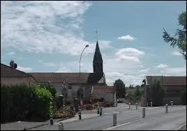 On commence par une visite de Compertrix. Commune champardennaise, elle se situe dans le département ...