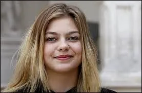 En quelle année cette jeune femme est-elle née ?