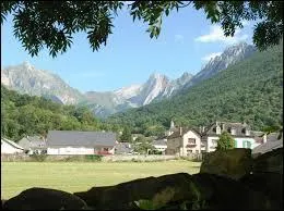 Pour commencer ce nouveau voyage, nous partons dans le Béarn. Je vous emmène à Accous, commune située dans le département ...