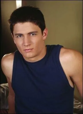 Dans la saison 1, que découvre Nathan Scott ?