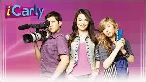 Qui est le créateur de la série "iCarly" ?