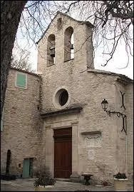 Nous commençons notre promenade quotidienne à Aubenas-les-Alpes. Commune de l'arrondissement de Forcalquier, elle se situe dans le département azuréen ...