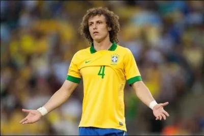 Avant d'aller à Paris où était David Luiz ?