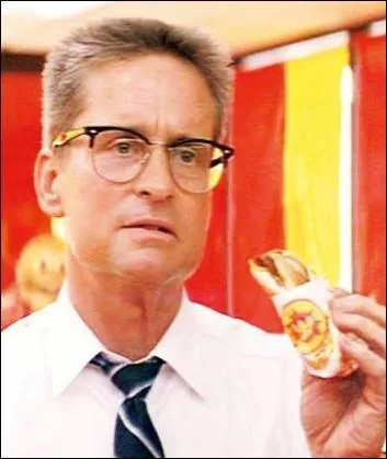 Dans quel film Michael Douglas pète-t-il un plomb après s'être vu refuser un petit déjeuner dans un fast-food parce que l'heure est dépassée de trois minutes ?