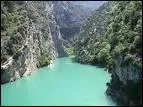 Les gorges du Verdon forment la limite entre deux départements, lesquels ?