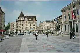 Nous commençons notre balade quotidienne en région Rhône-Alpes. Nous partons à la découverte d'Annemasse, ville située dans le département ...