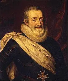 Peu populaire au cours de son règne, Henri IV a été victime d'une vingtaine de tentatives de meurtre. Quel est le nom de l'homme qui réussit finalement à le tuer ?