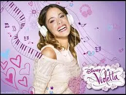 Comment s'appelle l'actrice qui joue Violetta ?