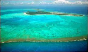 Qui a chanté : "Belle-Ile-en-Mer, Marie-Galante, Saint-Vincent, Loin Singapour" ?