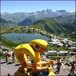 De quelle couleur est le maillot récompensant le meilleur sprinteur du tour ?