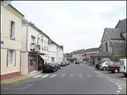 Nous commençons cette balade dans le Pays de Caux. Je vous emmène à Angerville-l'Orcher, village situé en région ...