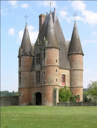 Votre oncle Lionel vous invite à son mariage qui aura lieu à Carrouges, vous irez donc dans le département :