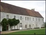 Selon la légende l'abbaye de Bonport, à Pont-de-l'Arche, a été fondée par Richard-Coeur-de-Lion. Elle surplombe la Seine dans ...