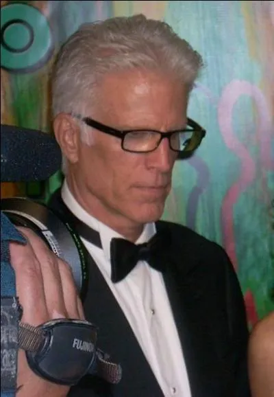 Ted Danson est :