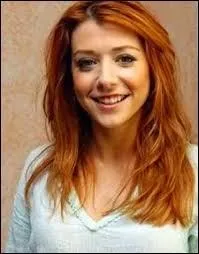 Quelle actrice incarne Willow Rosenberg, la copine de Buffy dans la série vampirique ?