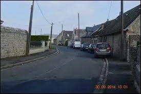 Village picard de l'arrondissement de Laon, Barenton-Cel se situe dans le département ...