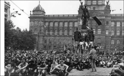 Dans quel pays, en février 1948, l'action des communistes fut appelée "le coup de Prague" ?