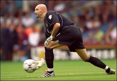 Quel est le dernier club de la carrière de Fabien Barthez ?