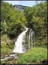 O se situent les gorges du Flumen que l'on peut admirer entre Septmoncel et Saint-Claude, o un cirque naturel entoure de superbes chutes d'eau ?