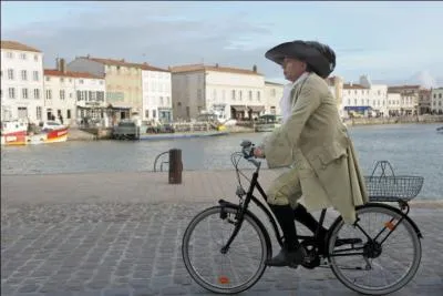 Qui a chanté "La Bicyclette" ?