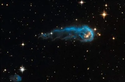 Voici la Chenille, une protoétoile, donc une étoile en formation : dans quelle constellation ?