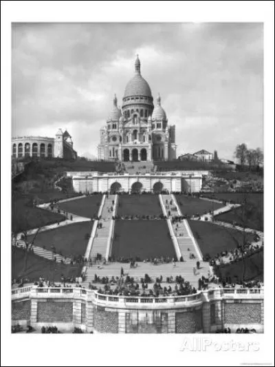 Dans quelle ville peut-on visiter la basilique du Sacré-Coeur ?