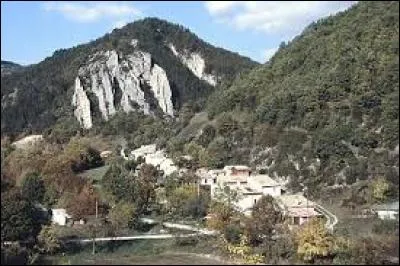 Nous commençons cette balade dans la Drôme, à Beaumont-en-Diois. Nous sommes en région ...