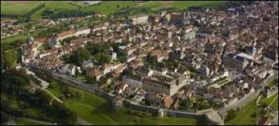 Les Lingons, un des plus anciens peuples gaulois, tiraient leur nom de la ville de Langres. Comment s'appellent ses habitants aujourd'hui ?