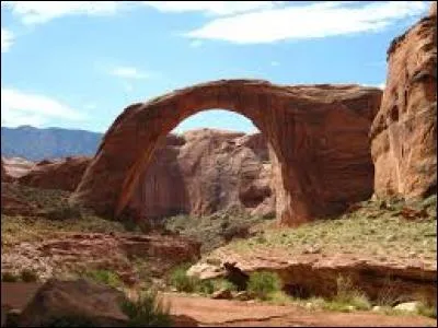 Dans quel pays pourrez-vous admirer le Raibow Bridge ?