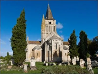 Quel département n'est pas voisin de celui de la Charente-Maritime ?