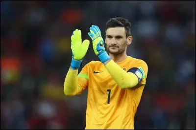 Où a joué Hugo Lloris avant d'aller à Tottenham ?