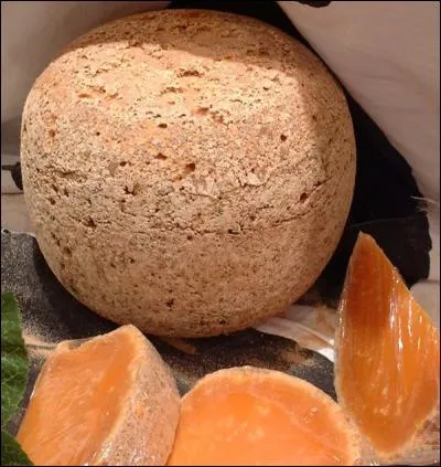 Bonjour. Je m'appelle « Mimolette ». Sous quel nom me connaît-on encore ?