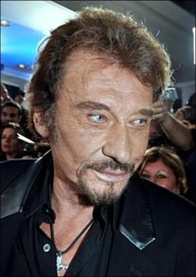 Le vrai nom de Johnny Hallyday est Jean-Philippe Smet.