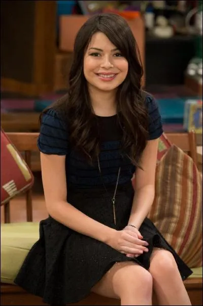 Quel est le nom de l'actrice qui joue Carly dans Icarly ?