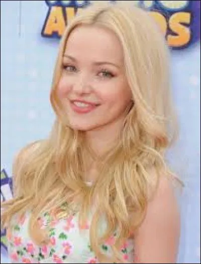 Qui est Dove Cameron dans le film ?