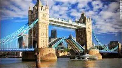 Dans quel pays pourrez-vous admirer le Tower Bridge ?