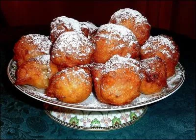 Quel nom porte ce beignet soufflé et sucré de pâte à choux frite ?