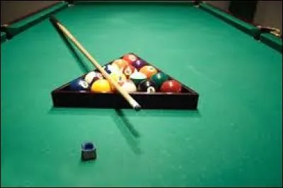 Dans le billard américain, quelle est la couleur de la boule numéro "8" ?