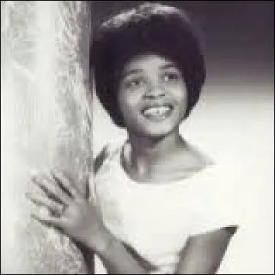 Chanson 1 : La version originale de ''The Loco-Motion'' était chantée par Little Eva en 1962. Qui l'a reprise en 1987 ?