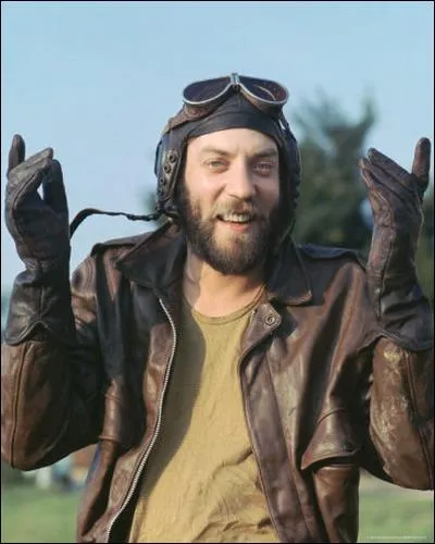 Ned35 utilise une image de Donald Sutherland extraite du film "De l'or pour les braves", sorti en 1970 et réalisé par Brian G. Hutton. En quelle année a commencé la Seconde Guerre mondiale ?