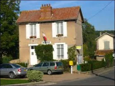 Cette nouvelle balade commence à Aunay-sous-Crécy. Commune de l'Eure-et-Loir, elle se situe en région ...