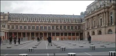 Depuis le 11 février 2016, en France, Najat Vallaud-Belkacem est la ministre de la culture.