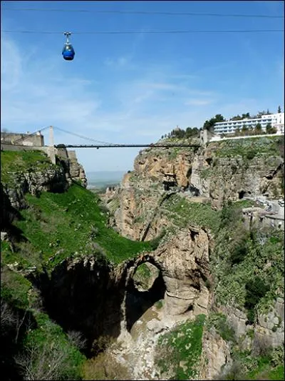 À quelle date a été inauguré le pont Sidi M'Cid (Constantine) ?