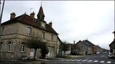 Nous commençons notre balade dans l'arrondissement de Reims, à Auménancourt. Nous nous situons dans le département ...