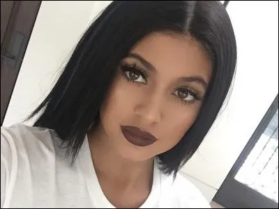 Quel est le nom du site officiel de Kylie Jenner ?