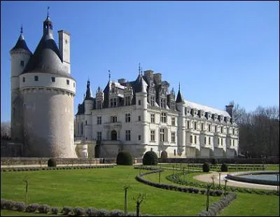 2 570 546, tarte Tatin, Chambord et Catherine de Médicis.