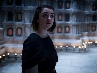 Arya Stark est personne jusqu'à la fin de la série.