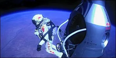 Cet homme, engoncé dans une combinaison complexe, Félix Baumgartner, se lance ici dans une chute libre depuis une altitude de 38 960 m ! Cet exploit a été réalisé en 2012. Quelle était la vitesse de chute ?